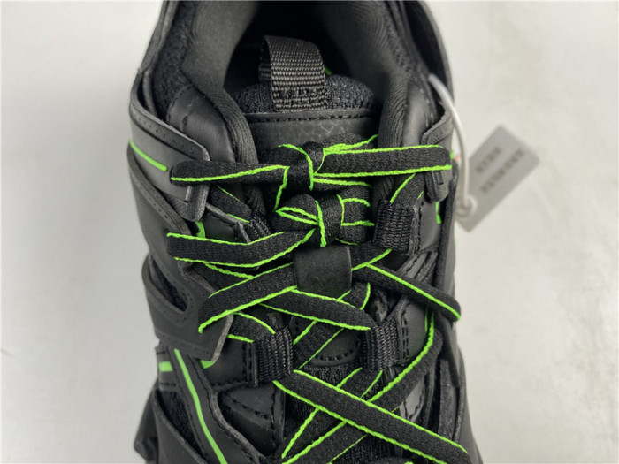 blcg track trainer black green 542436 w2la1 2042