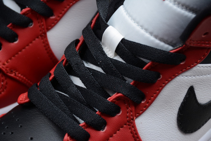 air jordan 1 mid chicago toe 554724-069