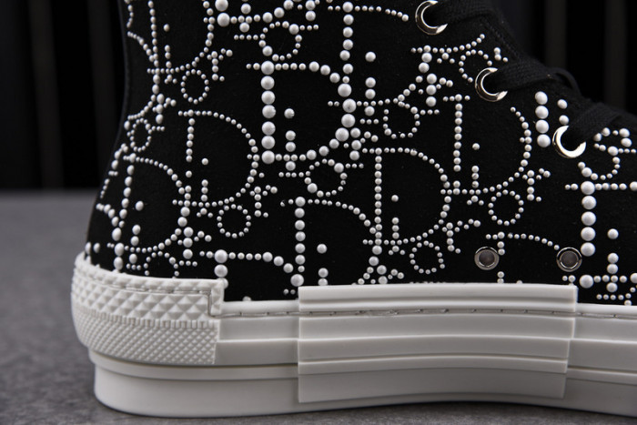 D*or b23 oblique high top sneaker