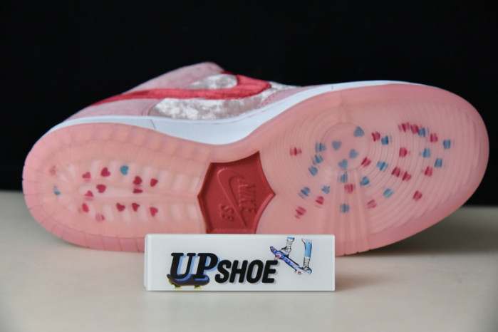 nike sb dunk low strangelove skateboards ct2552-800