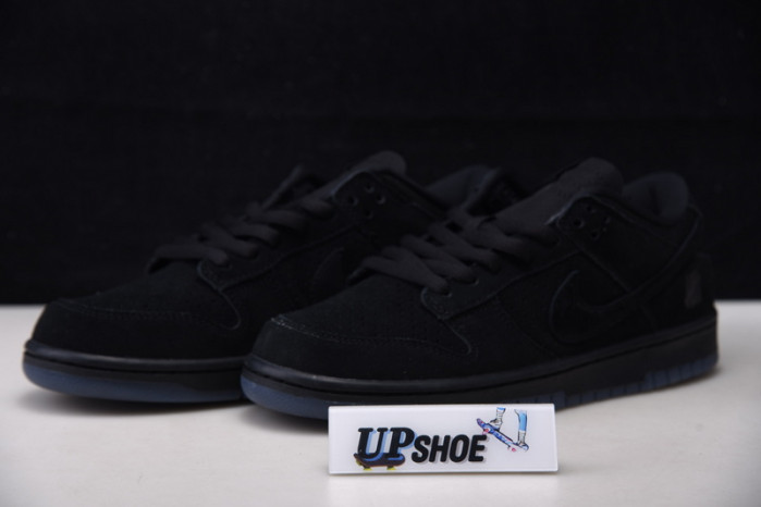 nike dunk low sp undefeated 5 on it black do9329-001