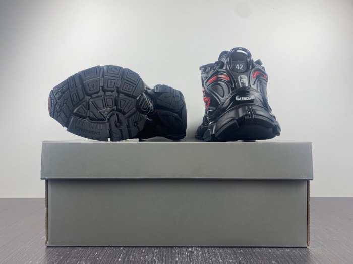 Ba*len*cia*ga runner