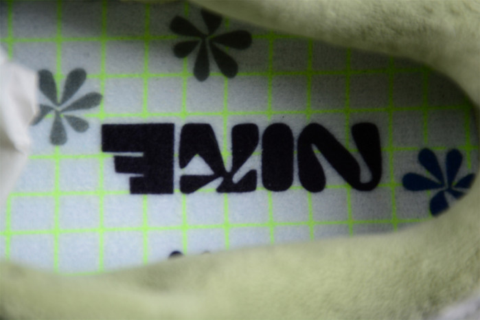 nike dunk low se fleece pack honeydew dq7579-300