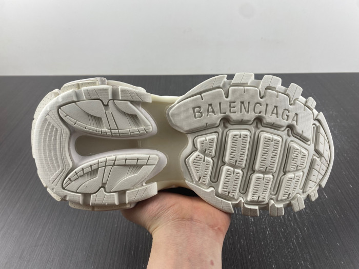 Ba*len*cia*ga track white