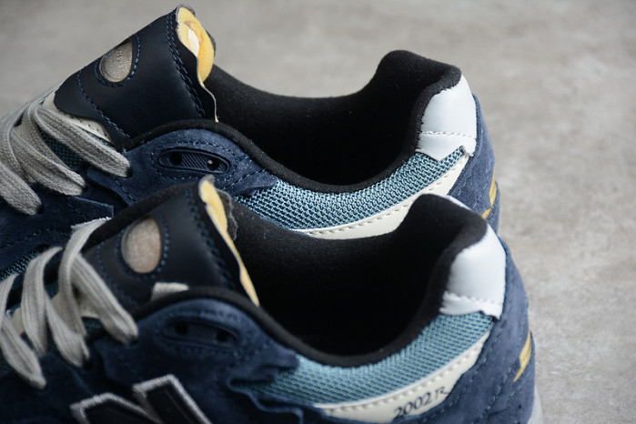 new balance 2002r protection navy m2002rdf